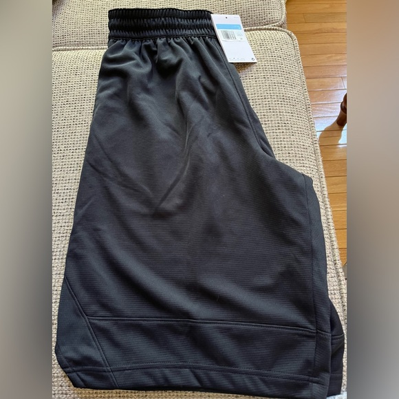 Nike Men’s Dri-Fit Basketball Shorts Size 2XL, & M Color Black NWT - Picture 9 of 9